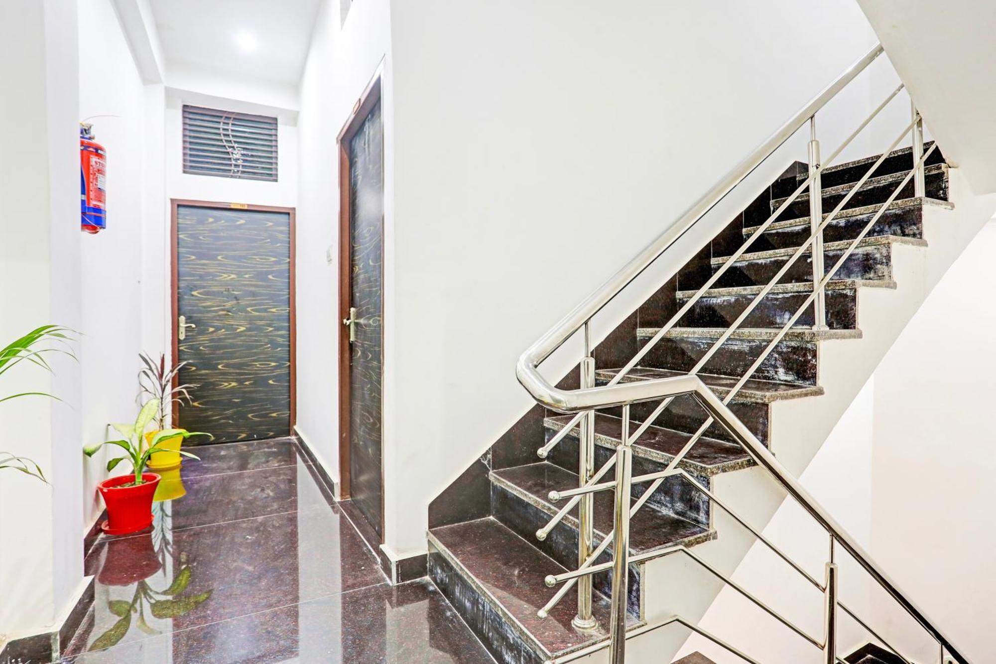 ורנאסי Hotel O The Maruti Paying Guest House מראה חיצוני תמונה
