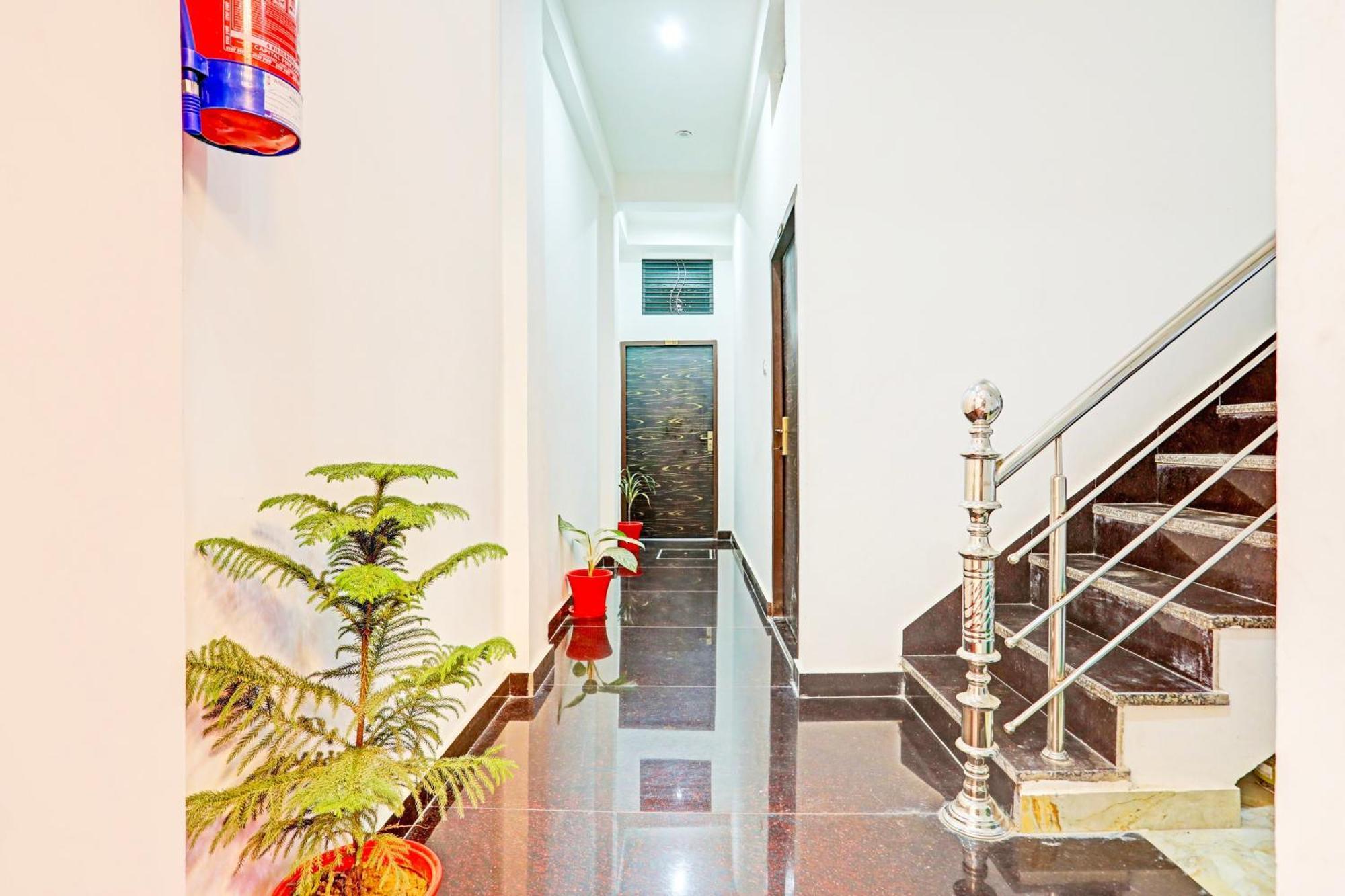 ורנאסי Hotel O The Maruti Paying Guest House מראה חיצוני תמונה